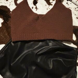 Forever 21 Black Faux Leather Skirt and brown top. Perfect for FALL